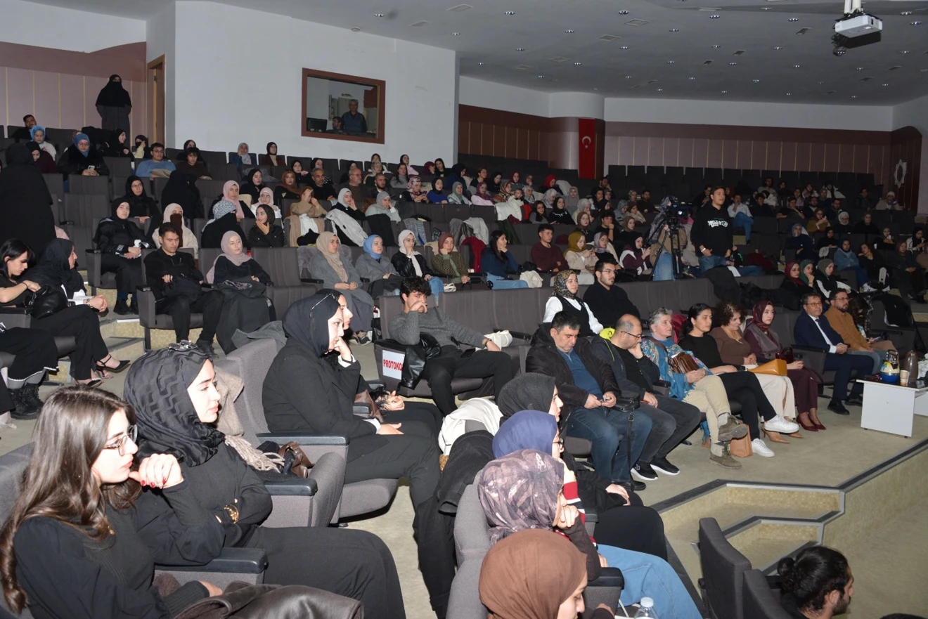 Selçuk Üniversitesi'nde Dünya Arapça Günü Etkinliği Gerçekleşti